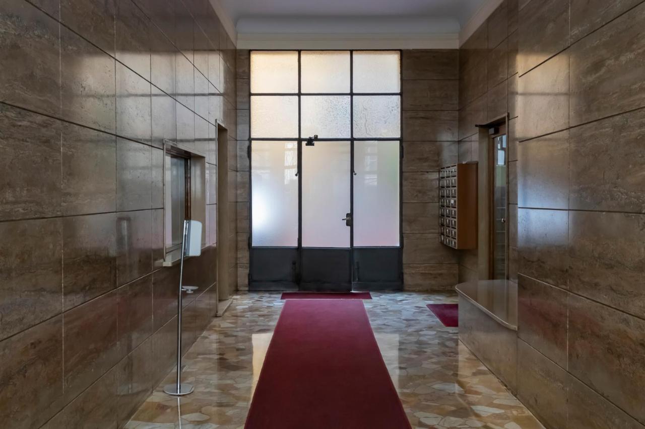Ihost - Niccolini 21 Mailand